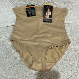 Maiden form hi waist‎ brief, size medium, NWT